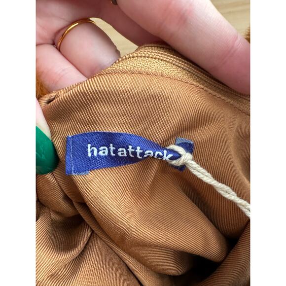 Hat attack faux fur mini tote bag - Picture 5 of 7